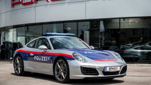 2017-porsche-911-austrian-police