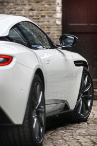 Aston-Martin-DB11-18