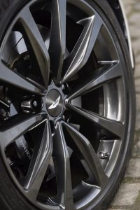 Aston-Martin-DB11-19