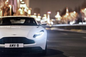 Aston-Martin-DB11-2
