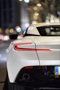 Aston-Martin-DB11-4