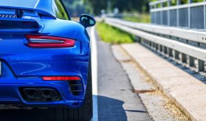 edo-991-turbo-blue-arrow-csm_img_0221_65766c5388