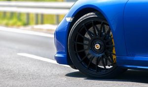 edo-991-turbo-blue-arrow-csm_img_0262_06d03839ca