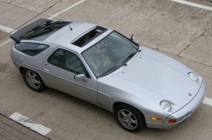 1200px-Porsche928