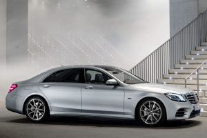 Mercedes-Benz-S560e-5