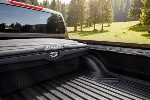 renault-alaskan-to-europe-11