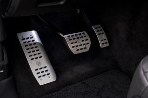 startech-land-rover-discovery-iaa-12