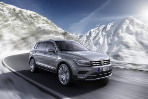2017-VWTiguan-Allspace-01