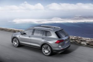 2017-VWTiguan-Allspace-05