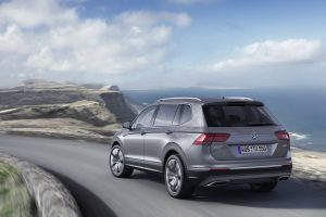2017-VWTiguan-Allspace-06