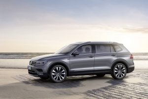 2017-VWTiguan-Allspace-13