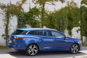 2017-renault-megane-sport-tourer-5