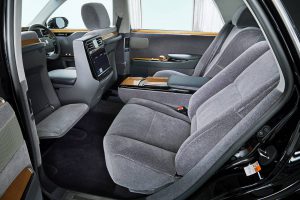 2018-toyota-century-10