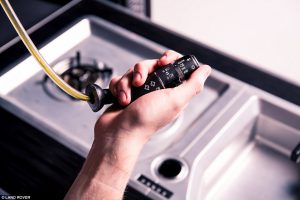 450E1EDF00000578-4951024-The_olive_oil_and_vinegar_dispensers_are_hidden_in_one_of_the_st-a-2_1507194880693