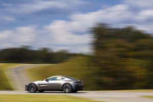 AstonMartin_Vantage_28
