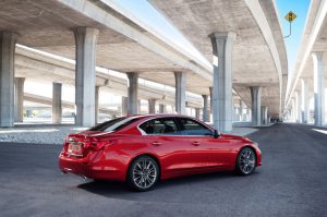2016_Infiniti_Q50_02
