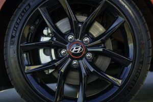 2019-Hyundai-Veloster-13