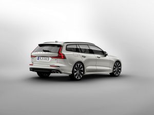 2018-VolvoV60-01