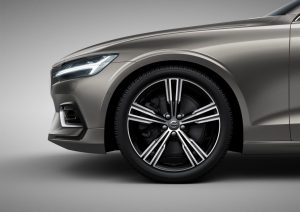 2018-VolvoV60-11