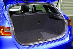 2018-kia-ceed-hatch-unveiled-10