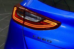2018-kia-ceed-hatch-unveiled-25
