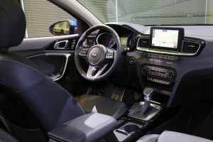 2018-kia-ceed-hatch-unveiled-36