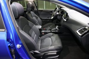 2018-kia-ceed-hatch-unveiled-47