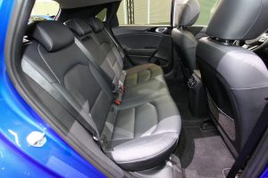 2018-kia-ceed-hatch-unveiled-52