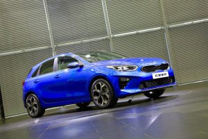 2018-kia-ceed-hatch-unveiled-9