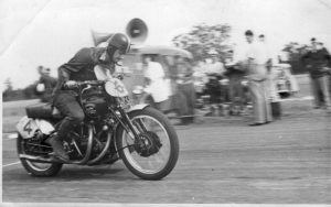Castlereagh-Speed-Trials-1952-Ehret-on-sidecar-powers-off-the-line