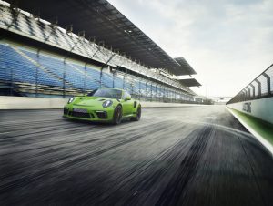 Porsche-911-GT3-RS-1-2
