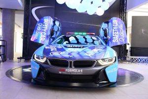 bmw-i8-safety-car-02