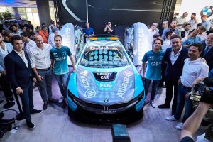 bmw-i8-safety-car-06