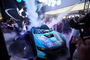 bmw-i8-safety-car-09