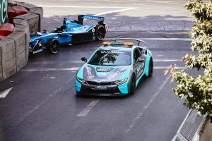 bmw-i8-safety-car-10