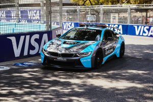 bmw-i8-safety-car-15