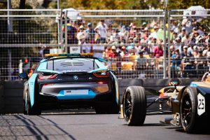 bmw-i8-safety-car-17