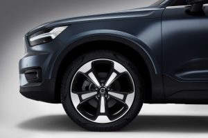 volvo-xc40-three-cylinder-engine-24