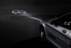 Weltpremiere in der Mercedes-Maybach S-Klasse: DIGITAL LIGHT: Das Licht der Zukunft kommt auf die Straße