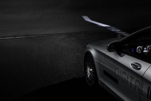 Weltpremiere in der Mercedes-Maybach S-Klasse: DIGITAL LIGHT: Das Licht der Zukunft kommt auf die Straße