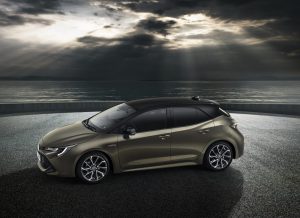 2019-Toyota-Auris-01