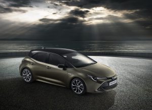 2019-Toyota-Auris-04