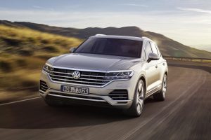 2019-VW-Touareg-04