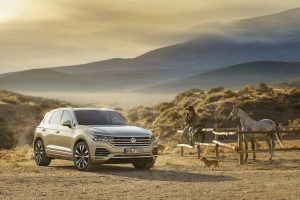 2019-VW-Touareg-06