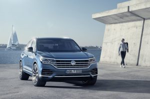 2019-VW-Touareg-12-1