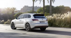 2019-VW-Touareg-22-1