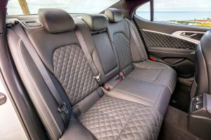 2019-genesis-g70-usa-debut-ny-13