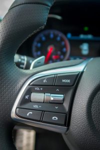 2019-genesis-g70-usa-debut-ny-4