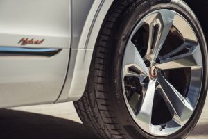 Bentley-Bentayga-Hybrid-19
