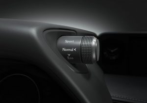 Lexus_UX_Crossover_2018_Geneva_33_E66BE4D5270F75353BA75B99736FFE3608BED3AD